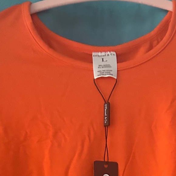 New crop top - L - Picture 4 of 4